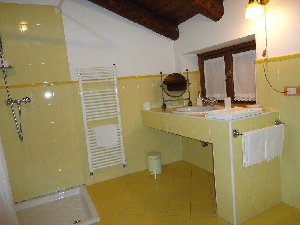 Casa Visnenza Bed&Breakfast Capo di Ponte Camera foto
